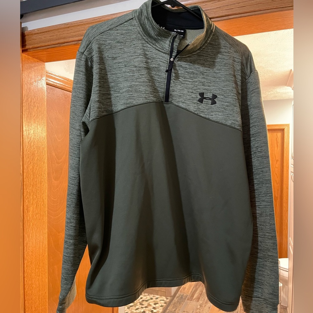Mens under armour quarter zip. Like new! Xl